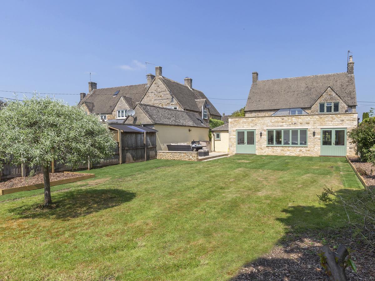Вілла South Winds Bourton-on-the-Water Екстер'єр фото